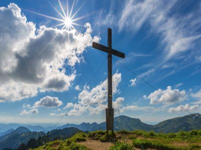 Kreuzigung Jesu bringt für uns das ewige Leben